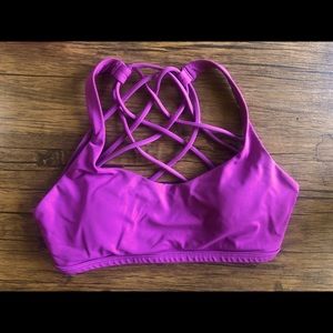 Lululemon sports bra size S / 4